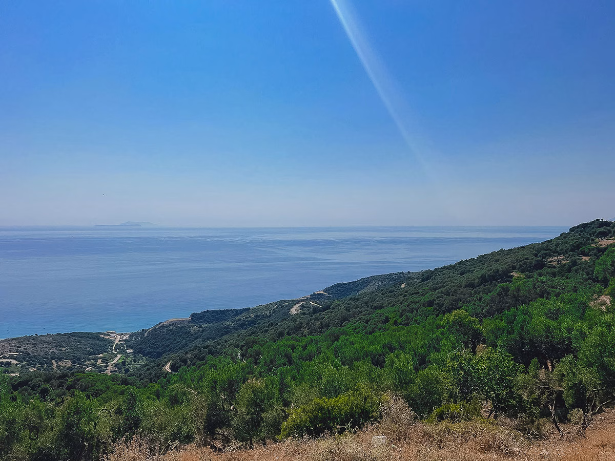 Ausblick aus dem Mietwagen in Albanien
