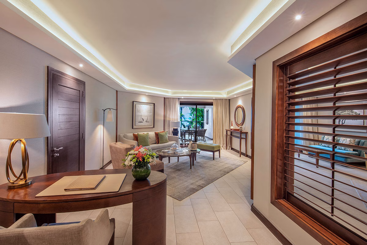 Wohnbereich einer Suite des Royal Palm Beachcomber Luxury