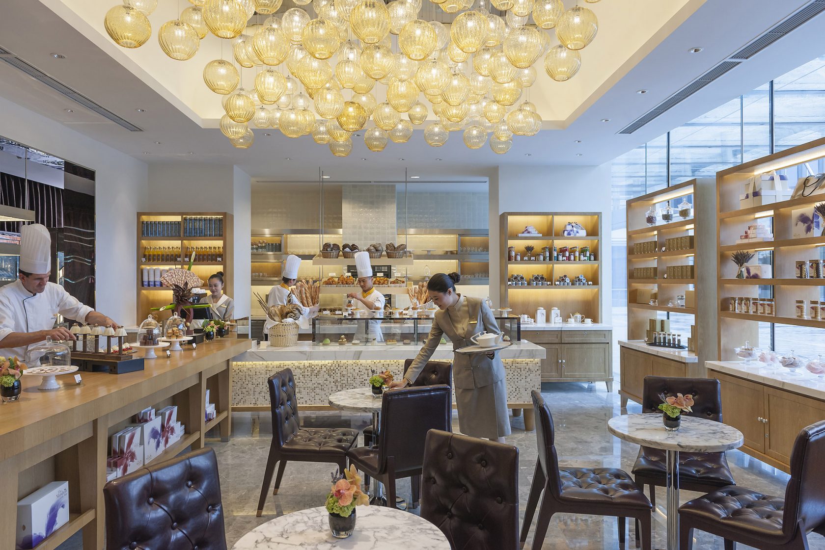 Mandarin Oriental Pudong, Shanghai - Cake Shop