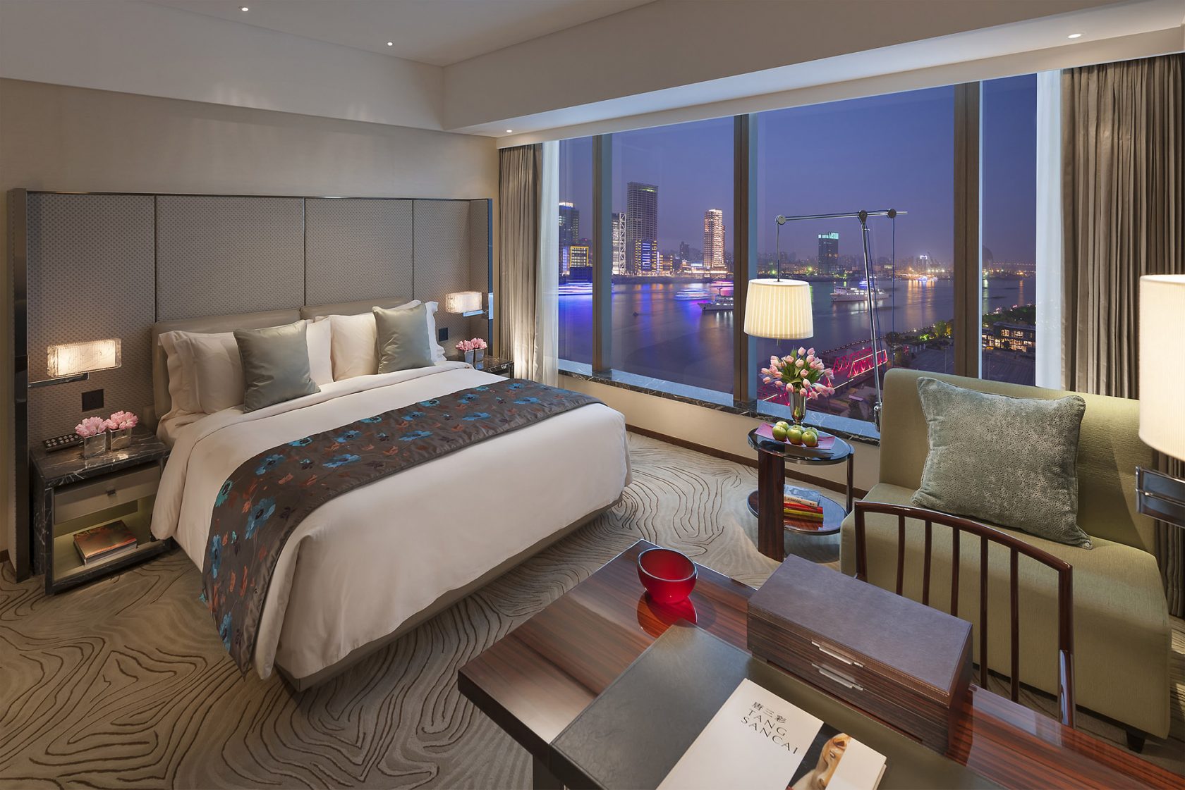 Mandarin Oriental Pudong, Shanghai - Deluxe Room River King View